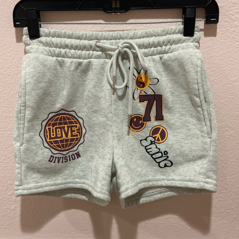 Cute gray shorts